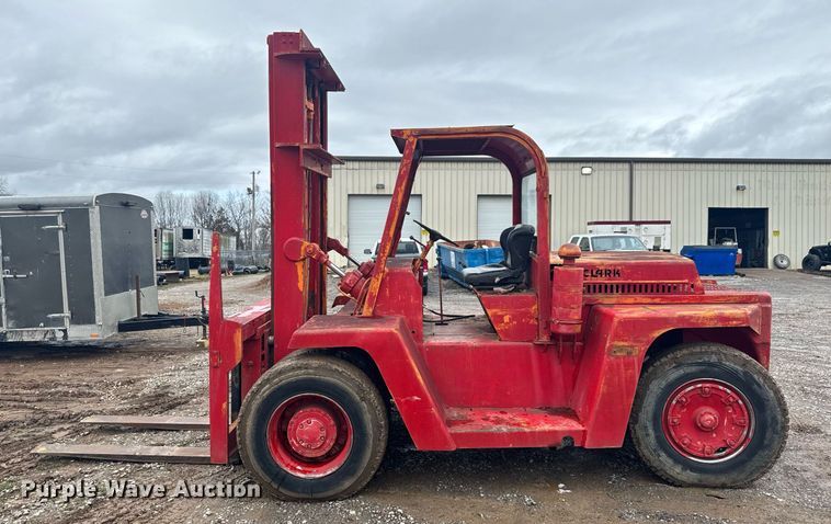 image for item EC3490 Clark CFY150B forklift