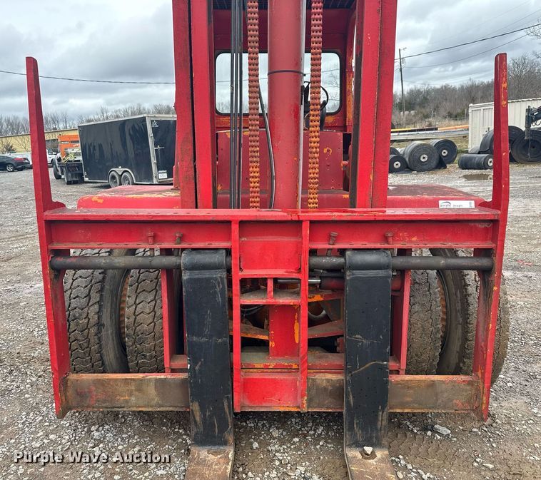 image for item EC3490 Clark CFY150B forklift