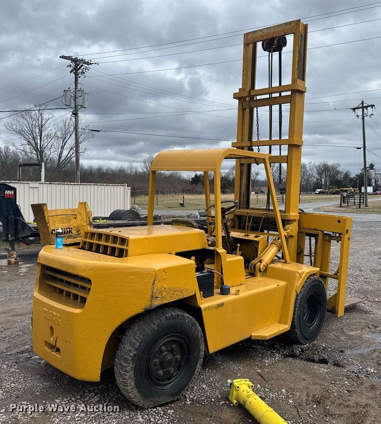 image for item EC3492 Clark forklift