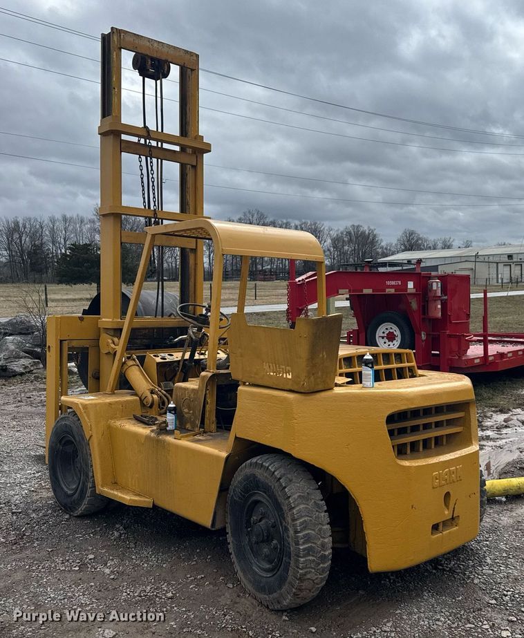 image for item EC3492 Clark forklift