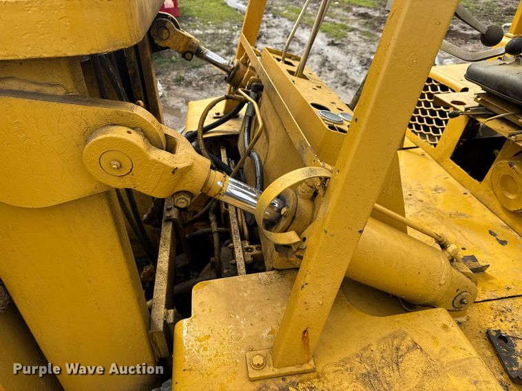 image for item EC3492 Clark forklift