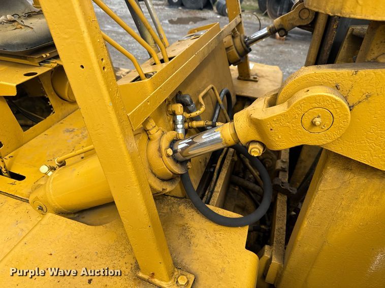 image for item EC3492 Clark forklift