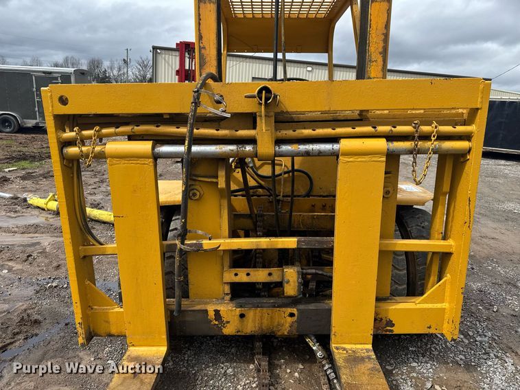 image for item EC3492 Clark forklift