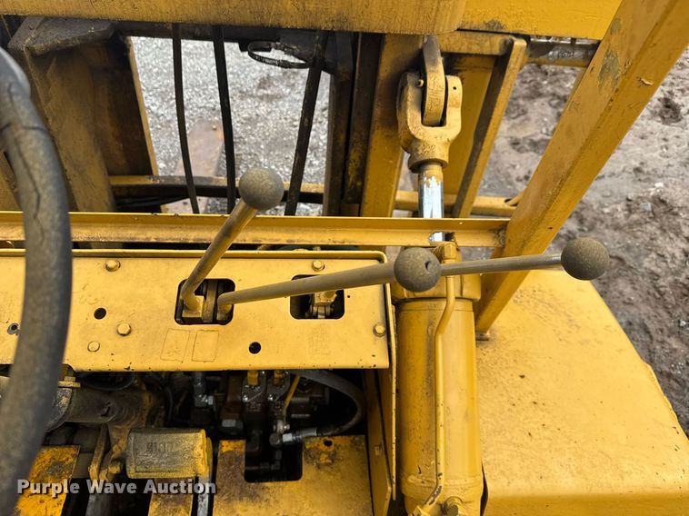 image for item EC3492 Clark forklift