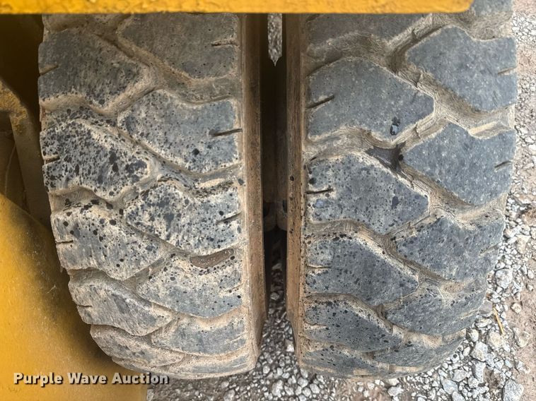 image for item EC3492 Clark forklift