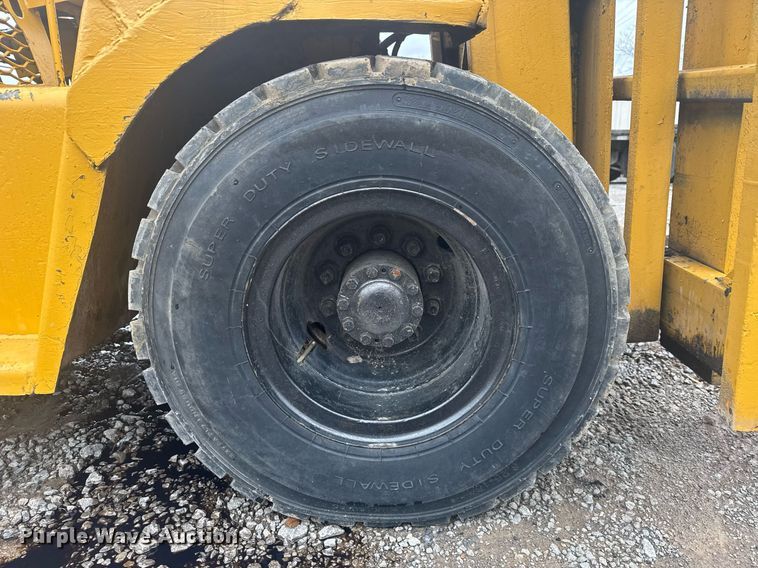 image for item EC3492 Clark forklift