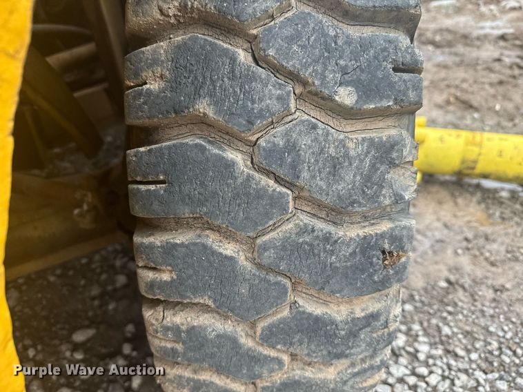 image for item EC3492 Clark forklift