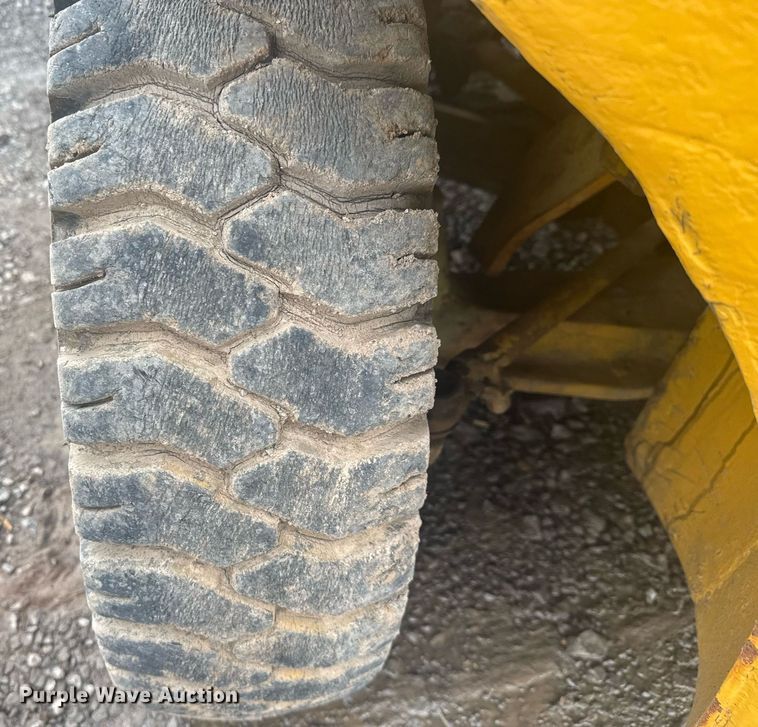 image for item EC3492 Clark forklift