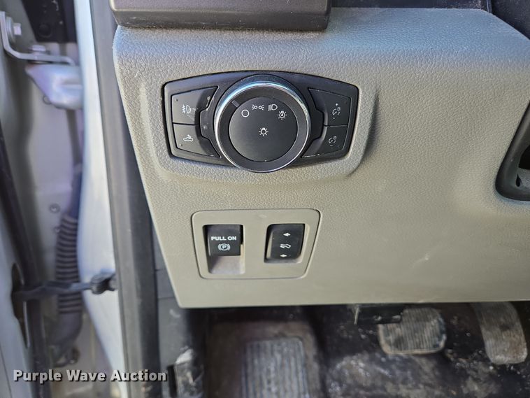 image for item EC4025 2014 Ford F150 SuperCrew pickup truck