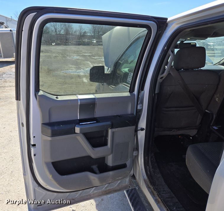 image for item EC4025 2014 Ford F150 SuperCrew pickup truck