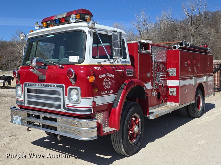 image for item ED3993 1976 International Cargostar 1950 pumper fire truck
