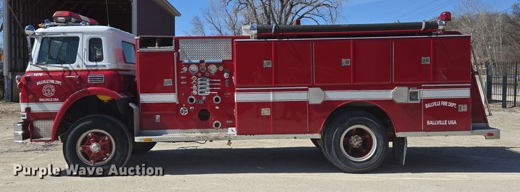 image for item ED3993 1976 International Cargostar 1950 pumper fire truck