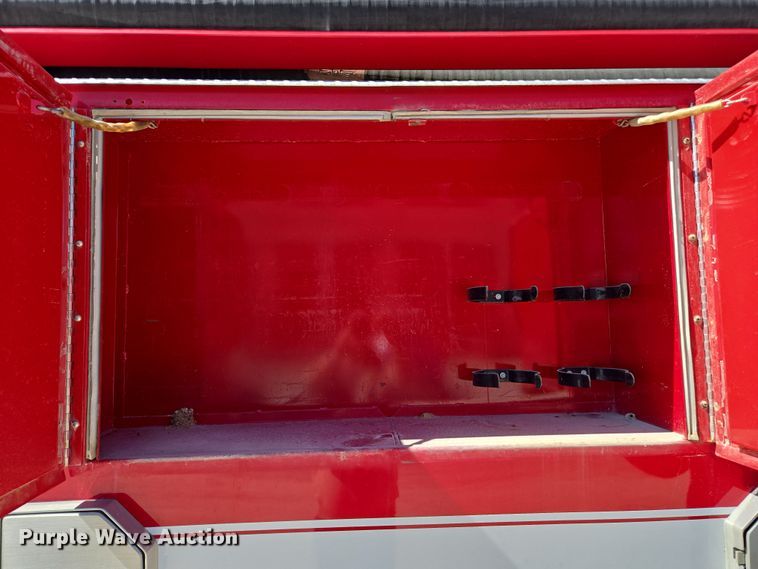 image for item ED3993 1976 International Cargostar 1950 pumper fire truck