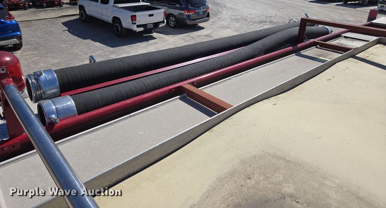 image for item ED3993 1976 International Cargostar 1950 pumper fire truck