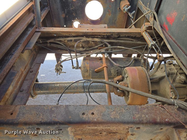 image for item ED3993 1976 International Cargostar 1950 pumper fire truck