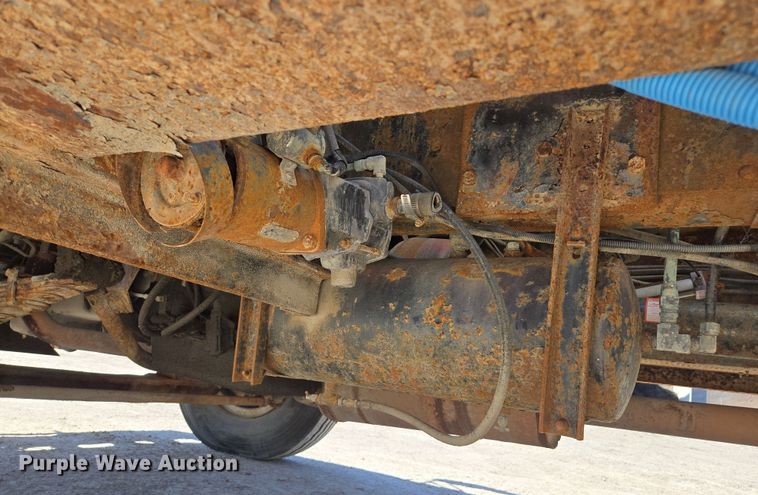 image for item ED3993 1976 International Cargostar 1950 pumper fire truck