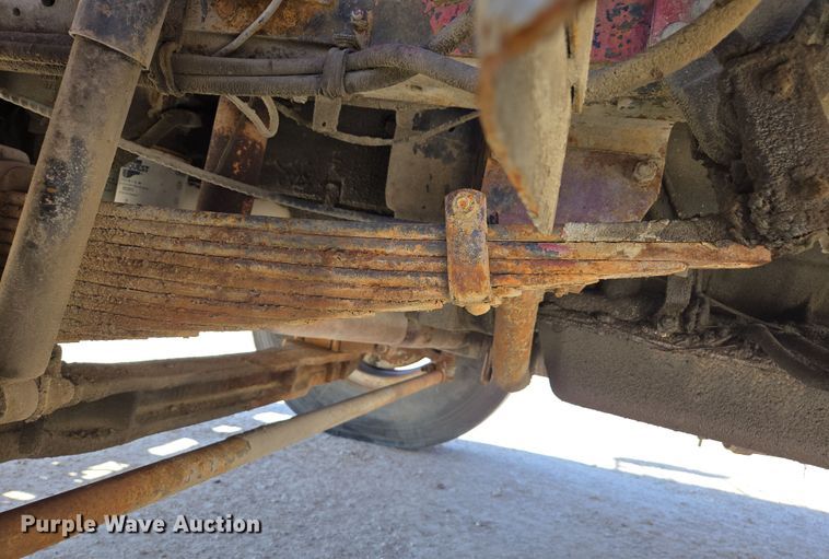 image for item ED3993 1976 International Cargostar 1950 pumper fire truck