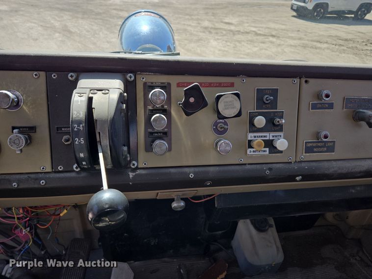 image for item ED3993 1976 International Cargostar 1950 pumper fire truck