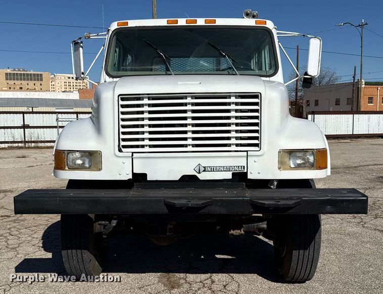 image for item ED5506 1999 International 4300 Crew Cab flatbed truck