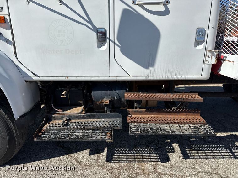 image for item ED5506 1999 International 4300 Crew Cab flatbed truck