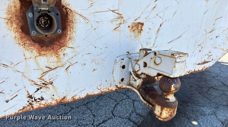 image for item ED5506 1999 International 4300 Crew Cab flatbed truck