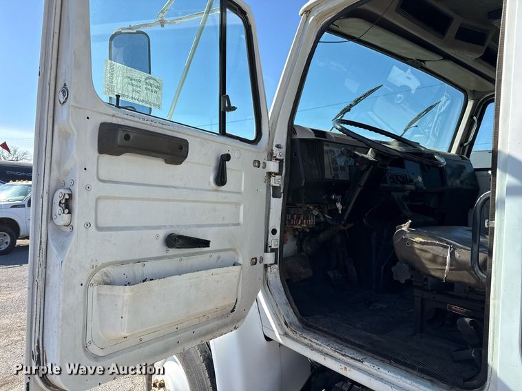 image for item ED5506 1999 International 4300 Crew Cab flatbed truck