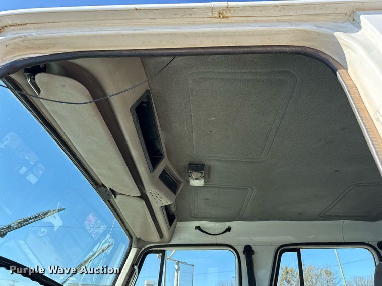 image for item ED5506 1999 International 4300 Crew Cab flatbed truck