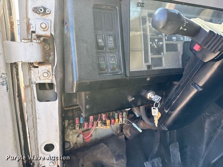 image for item ED5506 1999 International 4300 Crew Cab flatbed truck