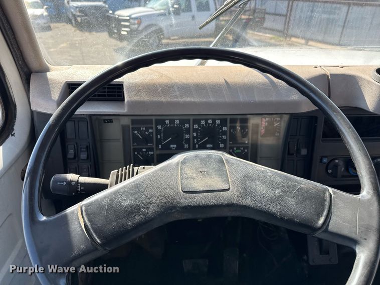 image for item ED5506 1999 International 4300 Crew Cab flatbed truck