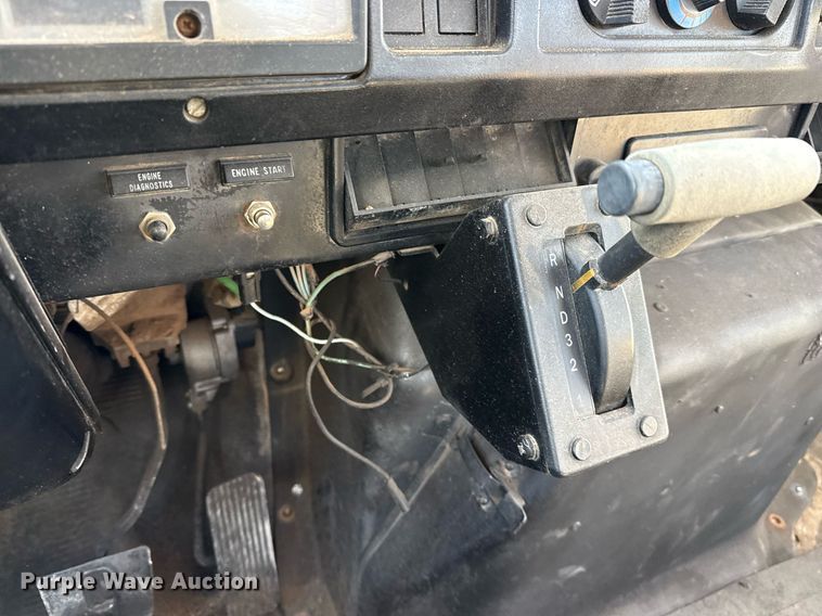 image for item ED5506 1999 International 4300 Crew Cab flatbed truck