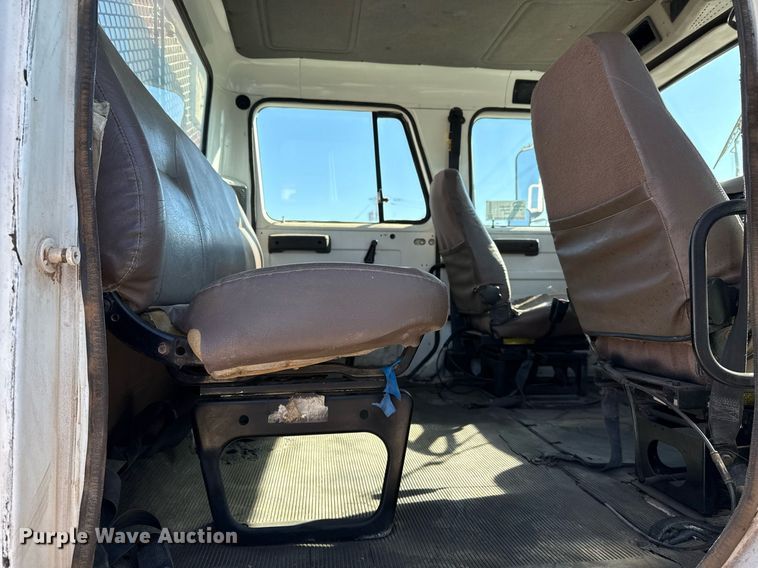 image for item ED5506 1999 International 4300 Crew Cab flatbed truck