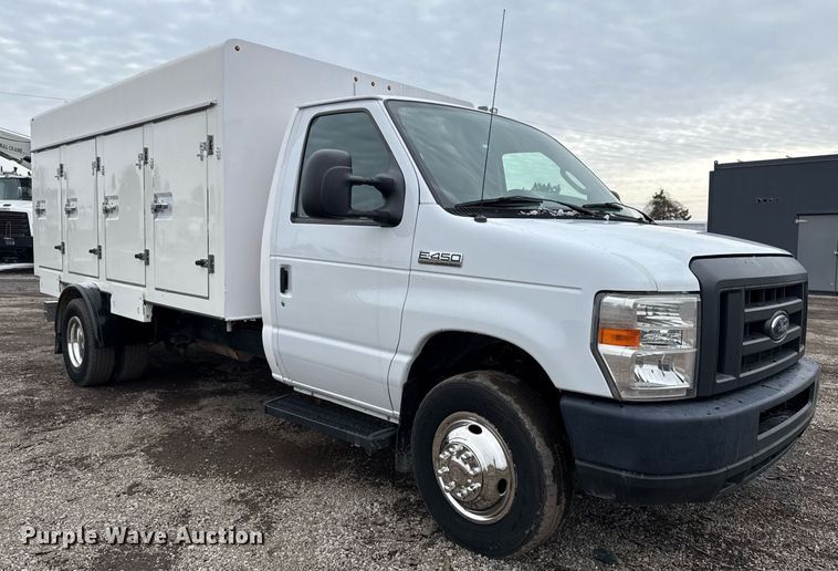 image for item EG2562 2017 Ford E450 Super Duty refrigerated truck