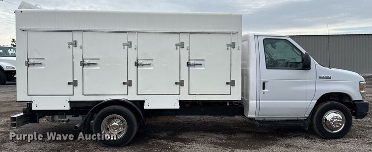 image for item EG2562 2017 Ford E450 Super Duty refrigerated truck