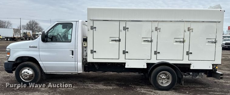 image for item EG2562 2017 Ford E450 Super Duty refrigerated truck