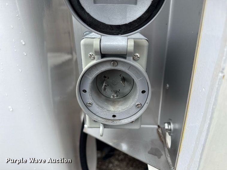 image for item EG2562 2017 Ford E450 Super Duty refrigerated truck