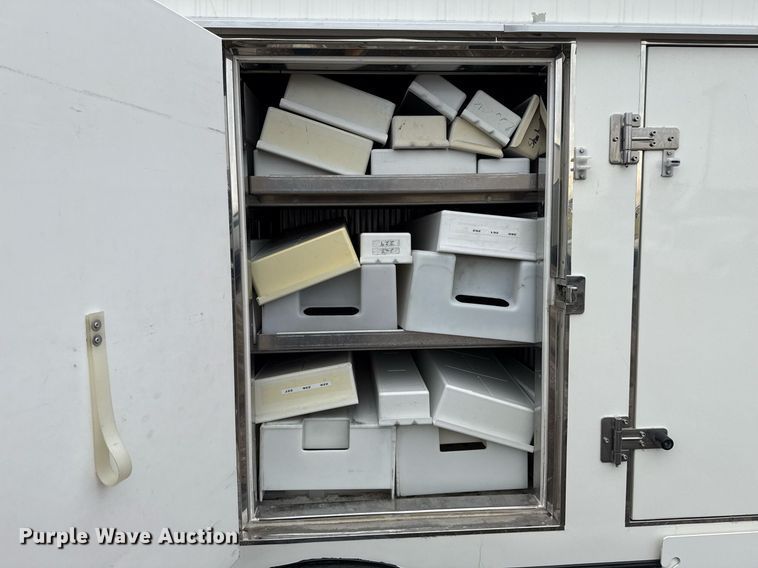 image for item EG2562 2017 Ford E450 Super Duty refrigerated truck