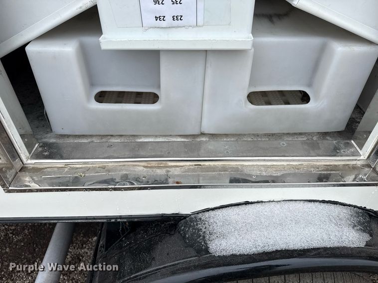 image for item EG2562 2017 Ford E450 Super Duty refrigerated truck