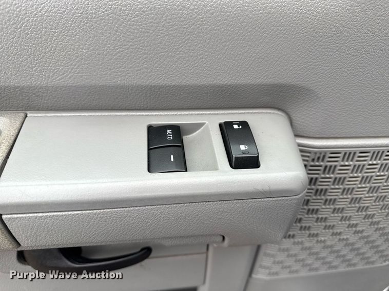 image for item EG2562 2017 Ford E450 Super Duty refrigerated truck