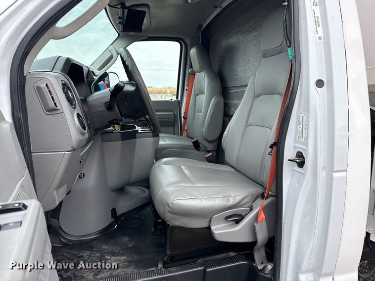 image for item EG2562 2017 Ford E450 Super Duty refrigerated truck