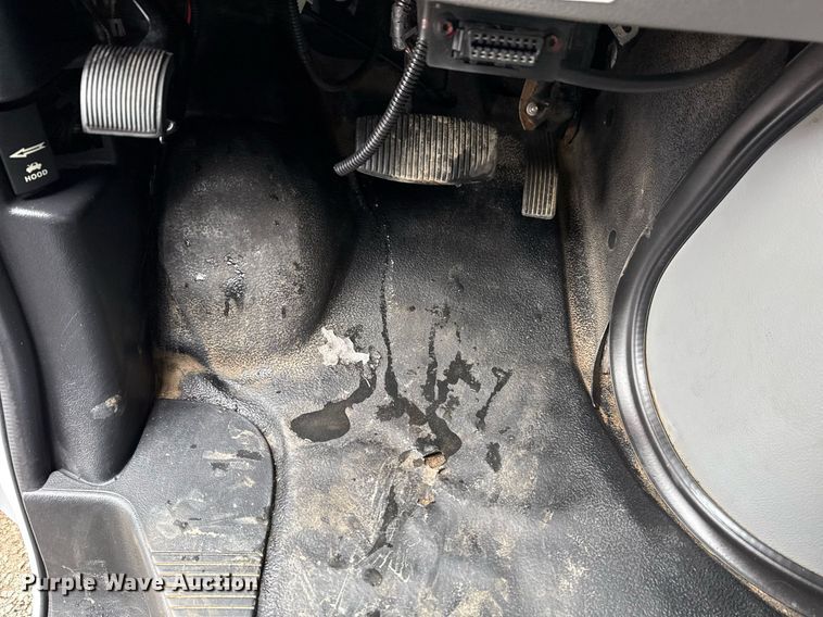 image for item EG2562 2017 Ford E450 Super Duty refrigerated truck