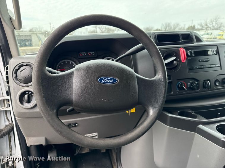 image for item EG2562 2017 Ford E450 Super Duty refrigerated truck