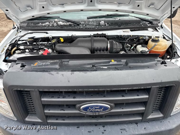 image for item EG2562 2017 Ford E450 Super Duty refrigerated truck