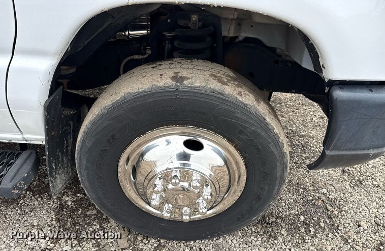 image for item EG2562 2017 Ford E450 Super Duty refrigerated truck