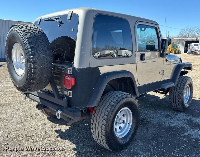 image for item EG2575 2004 Jeep Wrangler Sport SUV