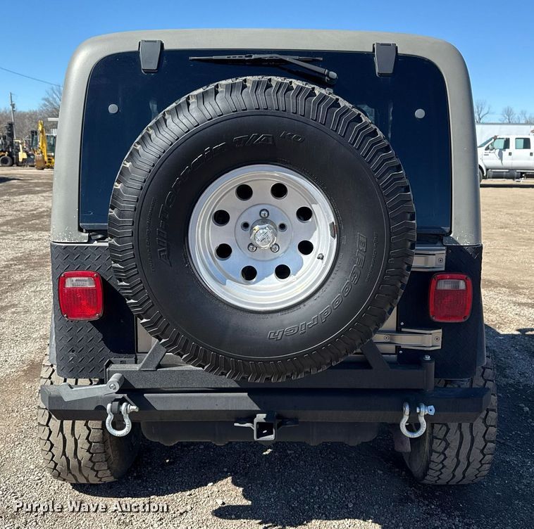 image for item EG2575 2004 Jeep Wrangler Sport SUV