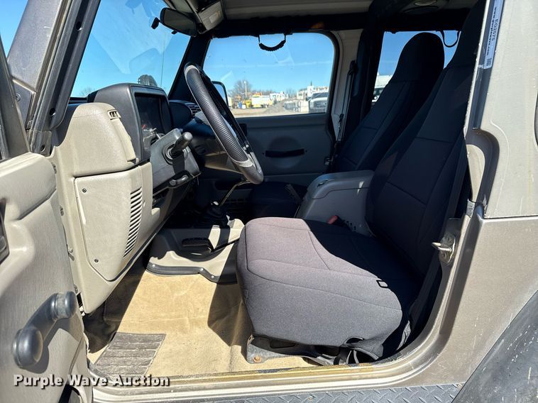 image for item EG2575 2004 Jeep Wrangler Sport SUV