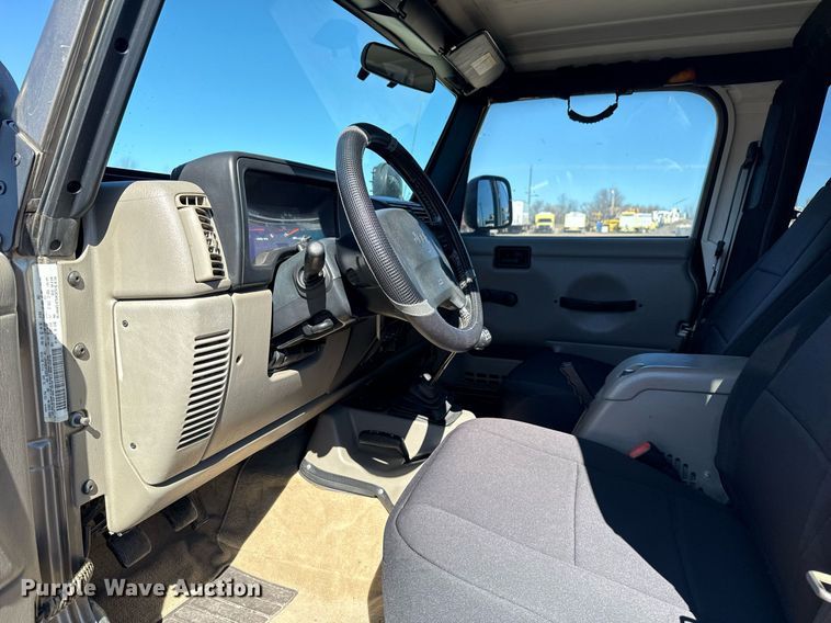 image for item EG2575 2004 Jeep Wrangler Sport SUV