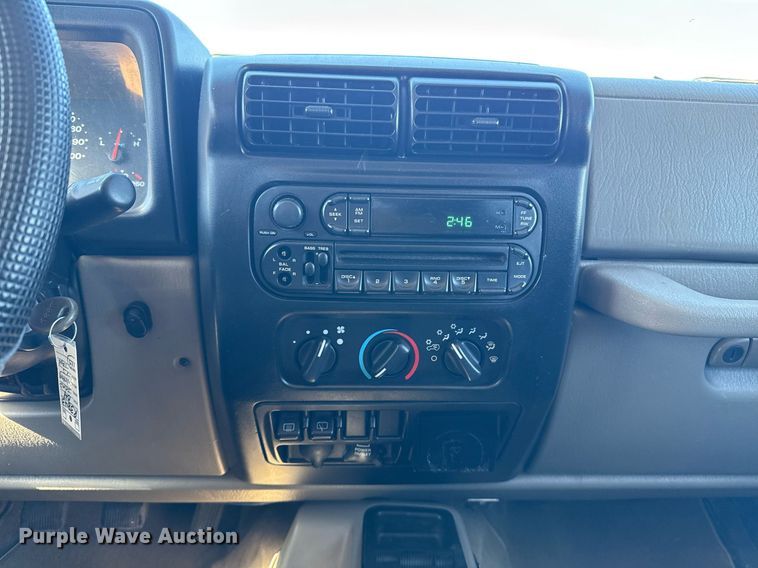 image for item EG2575 2004 Jeep Wrangler Sport SUV