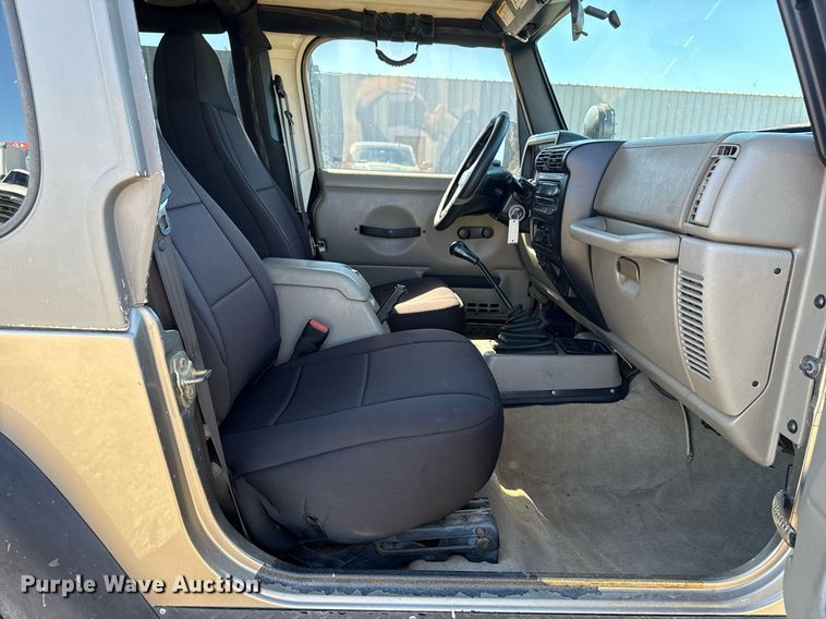 image for item EG2575 2004 Jeep Wrangler Sport SUV