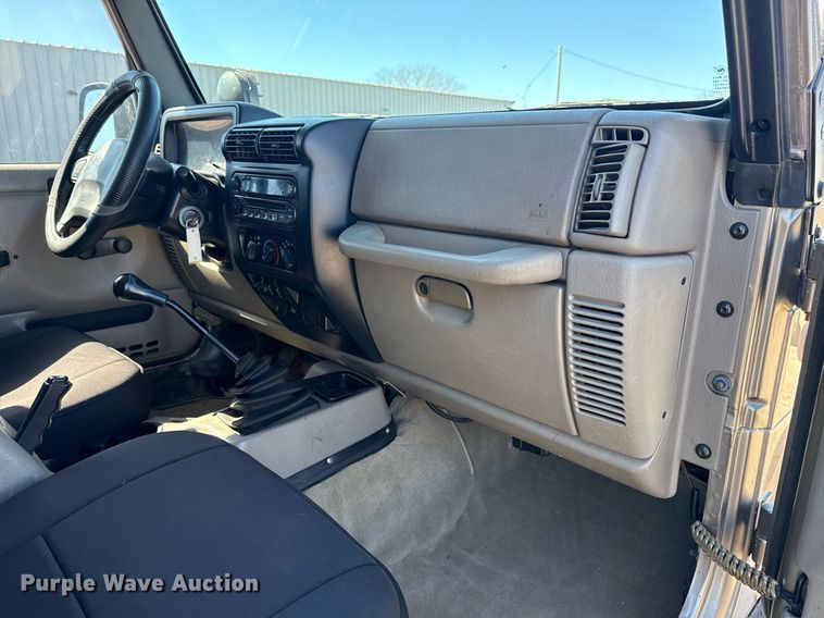 image for item EG2575 2004 Jeep Wrangler Sport SUV